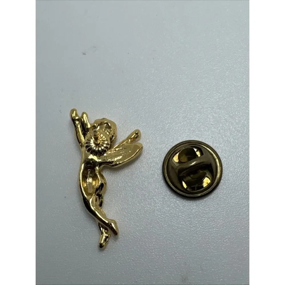 Cherub Angel Praising Gold Tone Vintage Lapel Pin